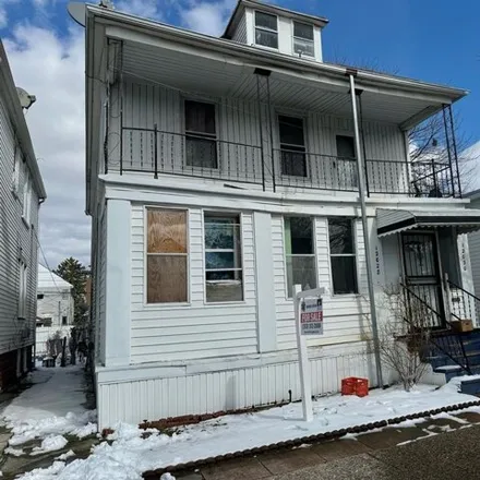 Buy this 5 bed house on 12034 Gallagher Street in Hamtramck, MI 48212