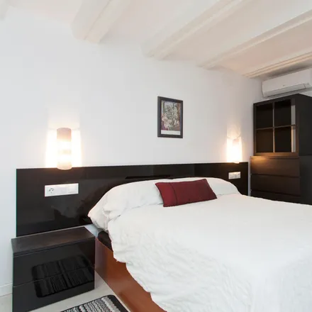 Rent this 3 bed apartment on Joid'art in Carrer del Call, 18