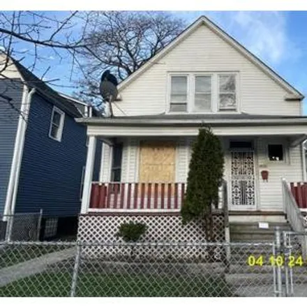 Buy this 4 bed house on 6628 South Winchester Avenue in Chicago, IL 60636