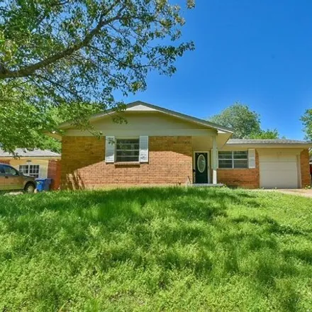 Buy this 3 bed house on 712 Jacquelyn Lane in Noble, OK 73068