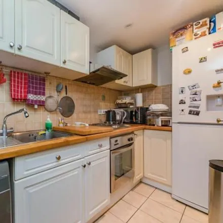 Image 3 - South Way, Lewes, BN7 1LX, United Kingdom - Apartment for sale