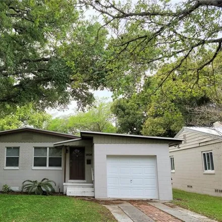 Rent this 3 bed house on 2922 Oberlin Avenue in Orlando, FL 32804
