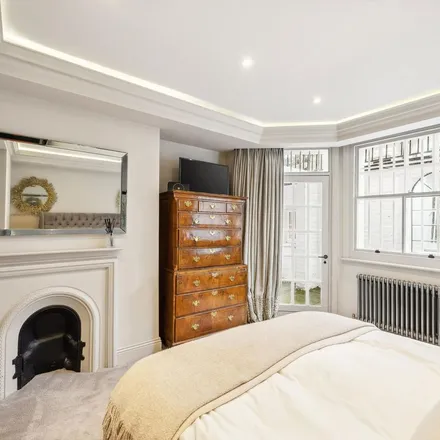 Rent this 2 bed apartment on 42-43 Elm Park Gardens in London, SW10 9PF