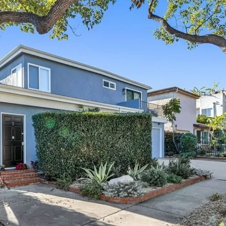 Rent this 2 bed townhouse on 17th Court in Santa Monica, CA 90404