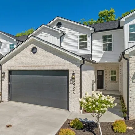 Image 1 - 376 Sugartree Lane, Woodford Village, Versailles, KY 40383, USA - Condo for sale