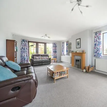 Image 4 - Knights Close, Great Brickhill, MK17 9AW, United Kingdom - House for sale