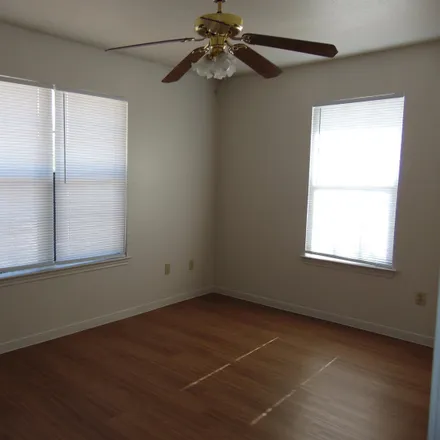 Image 4 - 411 Avenue S, Marble Falls, TX 78654, USA - Duplex for rent