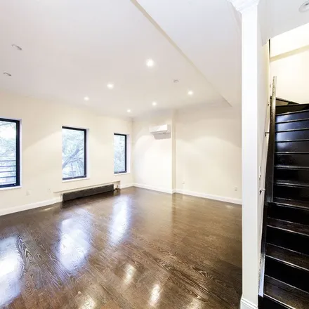 Rent this 5 bed apartment on 244 East 78th Street in New York, NY 10075