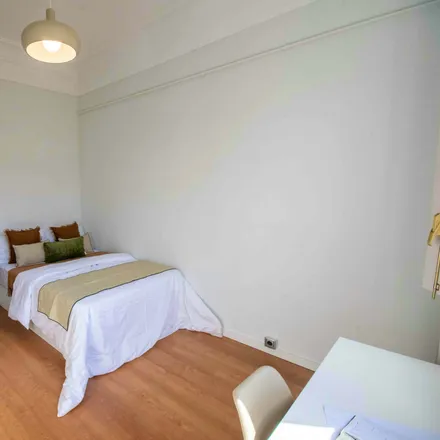 Rent this 6 bed room on Carrer de Balmes in 364, 08006 Barcelona