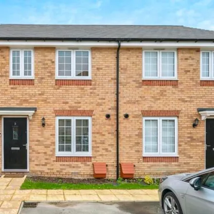 Buy this 3 bed duplex on unnamed road in Houghton Regis, LU5 6QX