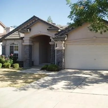 Rent this 3 bed house on 2817 East Pryor Drive in Fresno, CA 93720