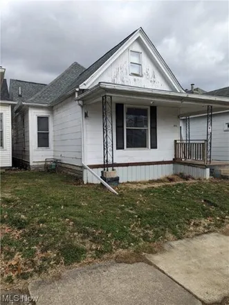 Image 2 - 2103 17th Street, Portsmouth, OH 45662, USA - House for sale