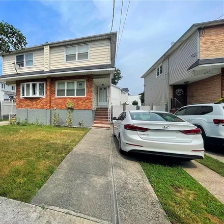 Buy this 3 bed house on 253 Quintard Street in New York, NY 10305