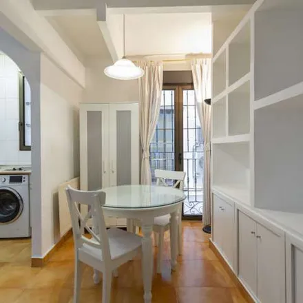 Image 3 - Calle de Ruiz, 28010 Madrid, Spain - Apartment for rent