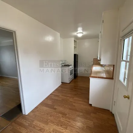 Image 3 - 252 Atlantic Avenue, Long Beach, CA 90802, USA - Apartment for rent