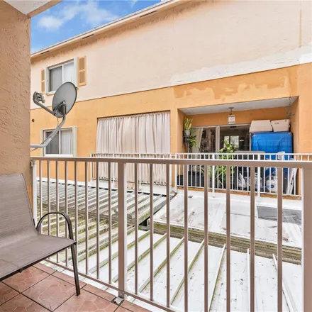 Buy this 3 bed condo on 13911 Southwest 66th Street in Miami-Dade County, FL 33183