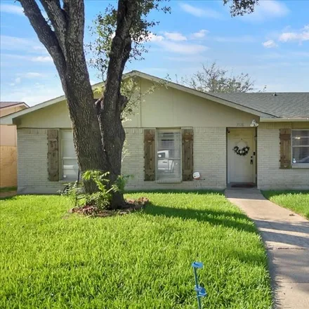 Buy this 4 bed house on 7116 Chinaberry Road in Dallas, TX 75249