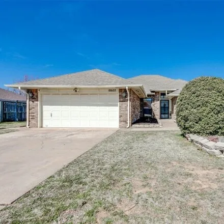 Image 2 - 10617 Songbird Lane, Midwest City, OK 73130, USA - House for sale