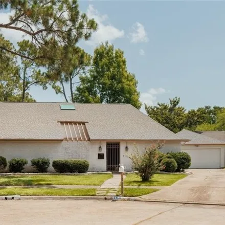 Rent this 3 bed house on 1407 Lakecliff Dr in Houston, Texas