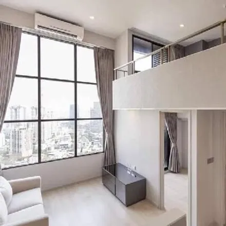 Rent this 1 bed apartment on Bangkok City Tower in Naradhiwas Rajanagarindra Road, Akhan Songkhro