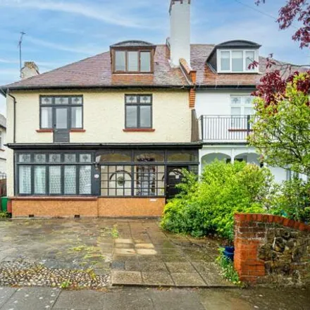 Buy this 6 bed duplex on Tyrone Road in Southend-on-Sea, SS1 3HD
