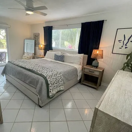 Rent this 3 bed house on Palm Beach Gardens