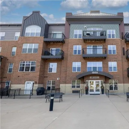 Buy this 3 bed condo on MN 5 in Saint Paul, MN 55116