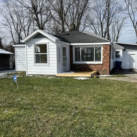 Buy this 2 bed house on 950 South Crystal Avenue in Benton Heights, Benton Charter Township