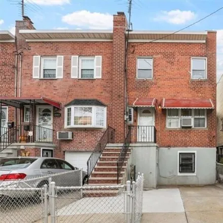 Buy this 4 bed duplex on 1561 Bogart Avenue in New York, NY 10462