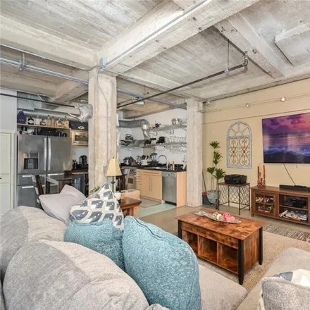 Image 3 - 813 Locust Avenue, Long Beach, CA 90813, USA - Loft for sale