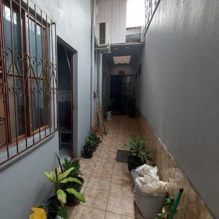 Rent this 4 bed house on Complexo Esportivo Do Núcleo Nove in Avenida Camapuã, Cidade Nova