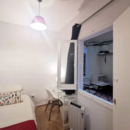 Image 3 - Carrer de Cabanes, 16, 08004 Barcelona, Spain - Room for rent