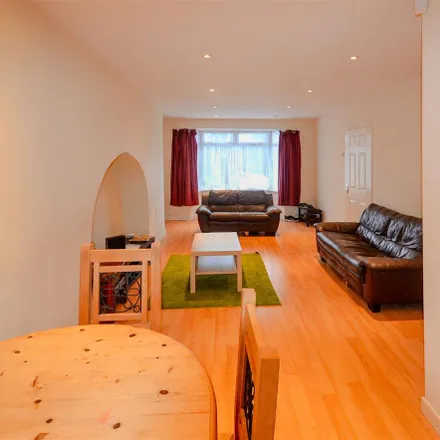 Rent this 3 bed townhouse on 67 Quinton Road in Metchley, B17 0PJ