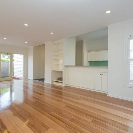 Rent this 3 bed apartment on Martin Road in Glen Iris VIC 3146, Australia