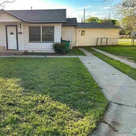 Rent this 1 bed house on 1217 East Wichita Street in Henrietta, TX 76365