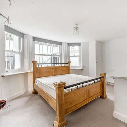 Rent this studio apartment on Emperor's Gate in London, SW7 4HJ