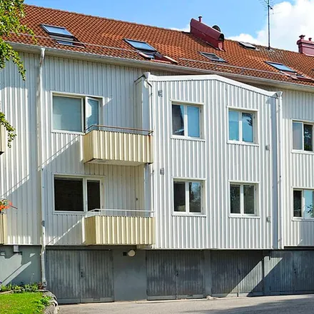 Rent this 2 bed apartment on Olof Gransgatan 22 in 461 39 Trollhättan, Sweden