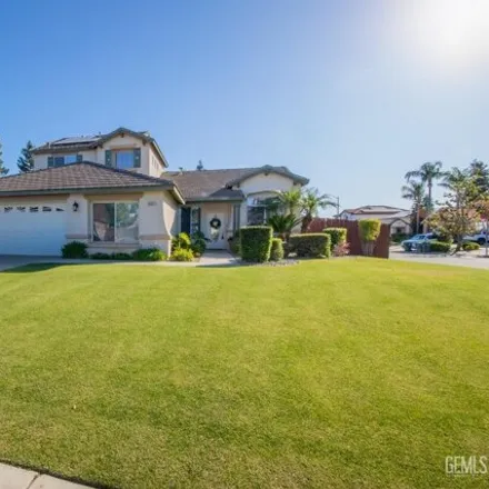 Buy this 5 bed house on 6201 Lakewood Shores Dr in Bakersfield, California
