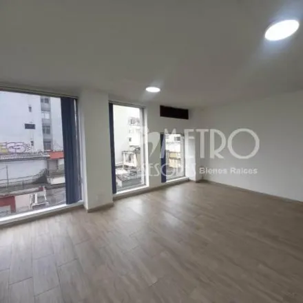 Rent this studio apartment on Farma & Servicios in Avenida Cristóbal Colón, 170524