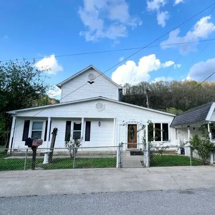 Image 1 - 8 North River Street, Auxier, Floyd County, KY 41602, USA - House for sale