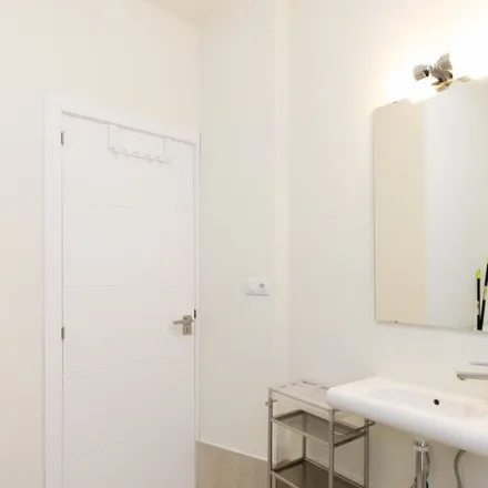 Rent this 1 bed apartment on Apartamentos Turísticos San Matías in Plaza Ábside de San Matías, 1