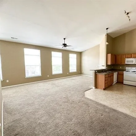 Image 2 - 14427 Vauxhall Drive, Sterling Heights, MI 48313, USA - Townhouse for sale