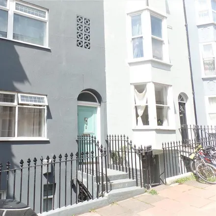 Rent this studio apartment on 14 Devonshire Place in Brighton, BN2 1QA