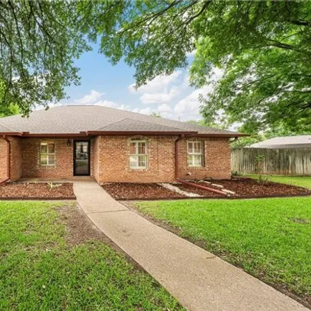 Buy this 4 bed house on 787 Regina Drive in Hewitt, McLennan County