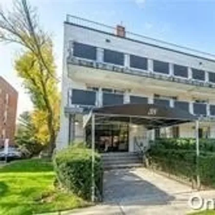 Buy this studio apartment on 38 Barstow Road in Village of Great Neck Plaza, NY 11021