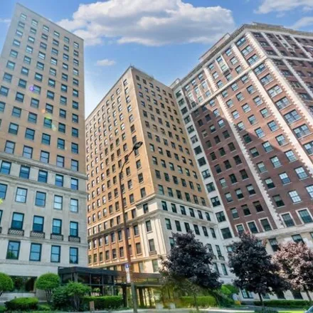Buy this 3 bed condo on 3730-3740 North Lake Shore Drive in Chicago, IL 60613