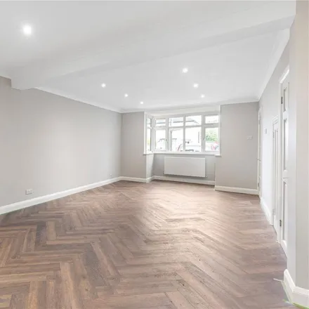 Image 2 - 40 Third Avenue, London, EN1 1BU, United Kingdom - House for rent