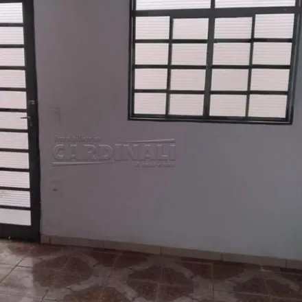 Rent this 2 bed house on Drogaria Rosário in Rua Quinze de Novembro, Jardim Macarengo