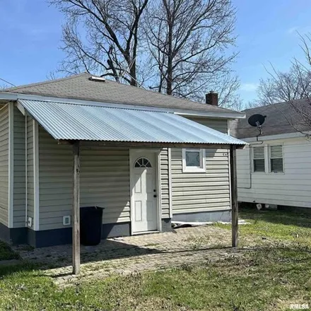 Buy this 2 bed house on 655 North 15th Street in Murphysboro, IL 62966