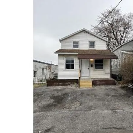 Buy this 2 bed house on 926 Wolf Street in City of Syracuse, NY 13208